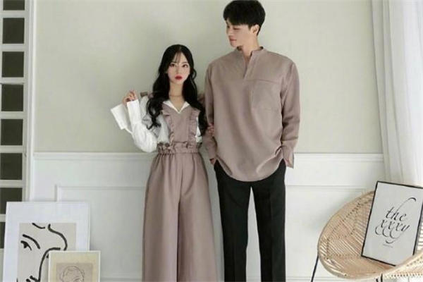 情侣装什么颜色好看 情侣装流行什么颜色