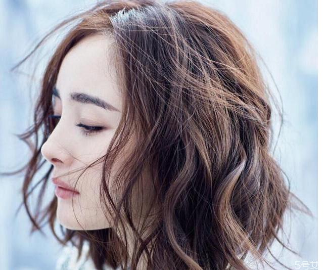 如何用刘海修饰脸型 怎样用刘海修饰大圆脸