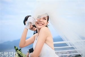 新娘发型图片2018款教程 结婚的时候给化妆师看