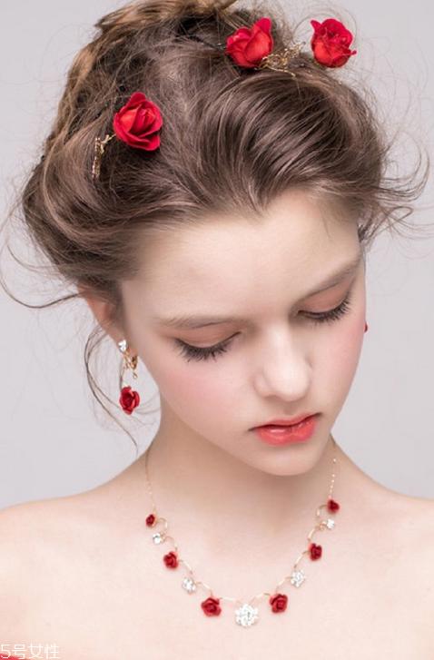 新娘发型图片2018款教程 结婚的时候给化妆师看