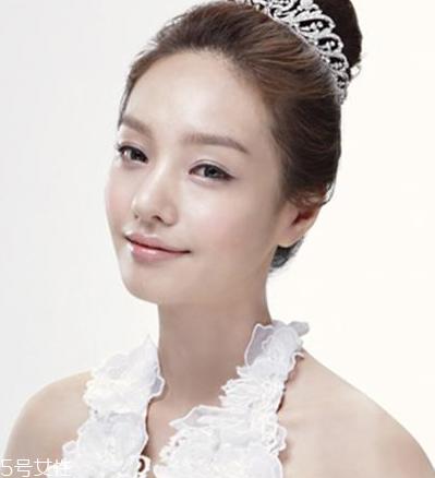 新娘发型图片2018款教程 结婚的时候给化妆师看