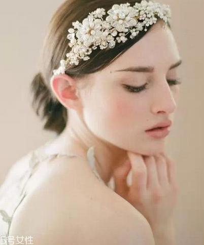 新娘发型图片2018款教程 结婚的时候给化妆师看