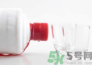 吃羊肉串能喝啤酒吗?吃羊肉串喝什么酒好?