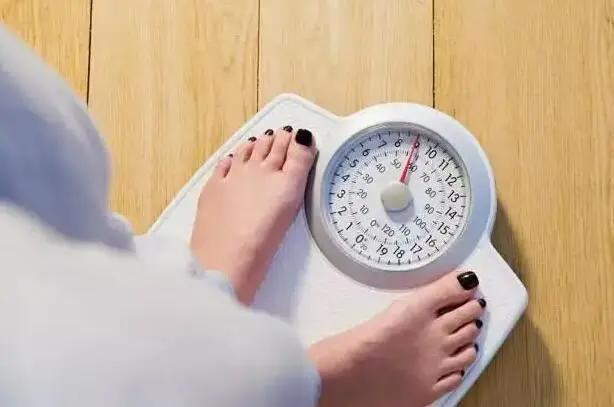抽脂肪20斤一般多少钱,在1-4万元不等(对身体有害吗)