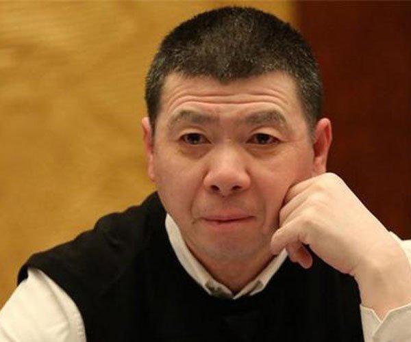 冯小刚的脸好了吗,冯小刚的脸为什么这么白