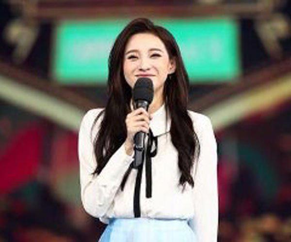 马凡舒泳装掉落图片，当时确实挺尴尬的