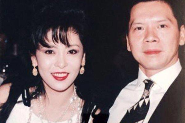 向华强个人资料，向华强在香港的实力