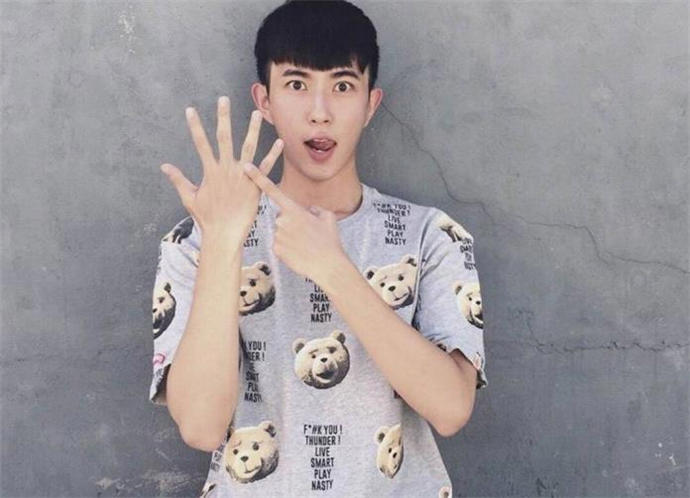 鞠婧祎于朦胧关系，于朦胧的女朋友是鞠婧祎吗