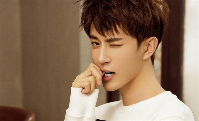 鞠婧祎于朦胧关系，于朦胧的女朋友是鞠婧祎吗