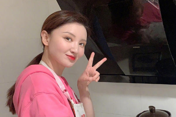 张萌耀客传媒老板娘 演好坏人不容易