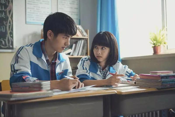 经典校园歌曲100首，校园积极向上的歌曲