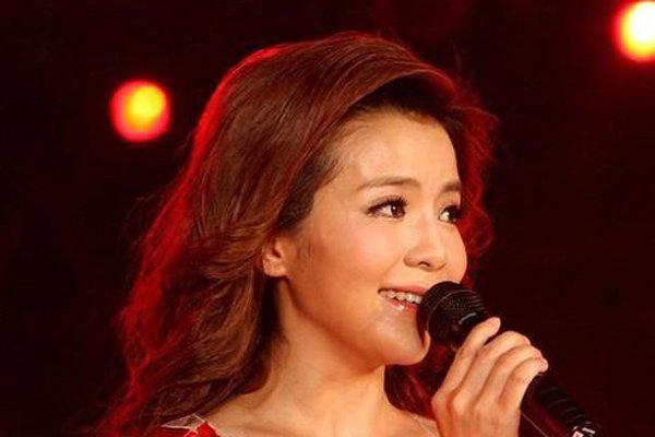 主持人朱迅最近的状况 朱迅2019最新消息