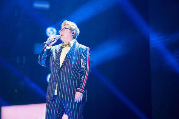 张一山的父是谁啊 韩红和张一山是什么关系