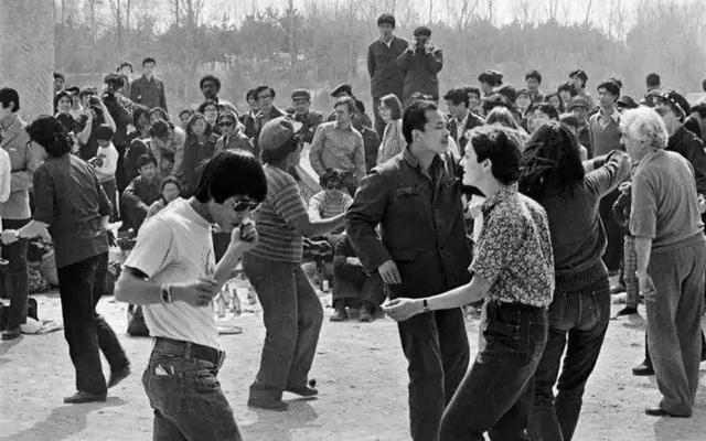 10首催人泪下的伤感情歌