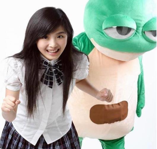 张含韵陪人睡觉照片 张含韵痛哭回应照片门真相