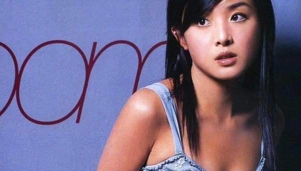 张含韵陪人睡觉照片 张含韵痛哭回应照片门真相