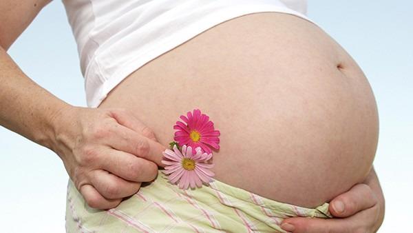 女子未婚生育被全州卫健局罚9万 未婚生育违反计划生育政策吗?