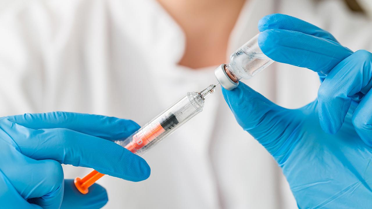 来月经可以接种新冠疫苗吗?新冠疫苗接种禁忌症有哪些?