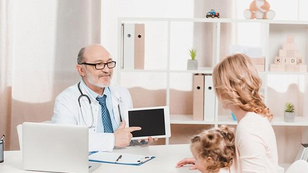 白血病初期小红点是什么样的 这种小红点是白血病前兆吗