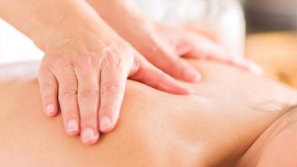 生殖器疱疹有什么症状？生殖器疱疹该如何治疗？