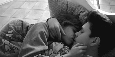 男生有反应了不解决是不是会很难受，男的起反应了一直憋着好不好