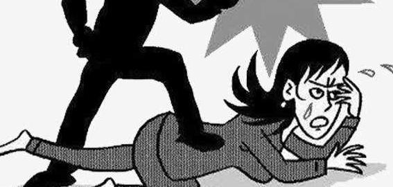 父亲长期家暴并霸占精神病女儿房子