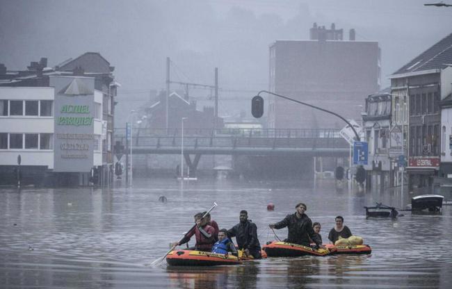 今年第7号台风查帕卡生成