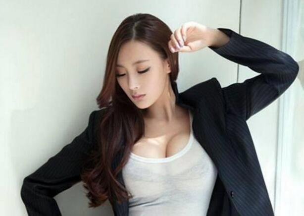 王李丹妮全淋浴照片 拥有F杯的女星扮演按摩师