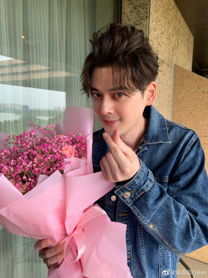 郭品超官宣恋情