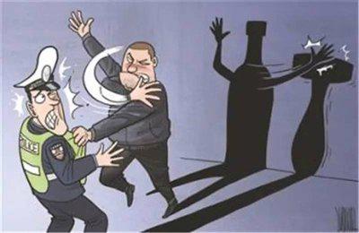 广东一交警执勤时遭持刀男袭击牺牲