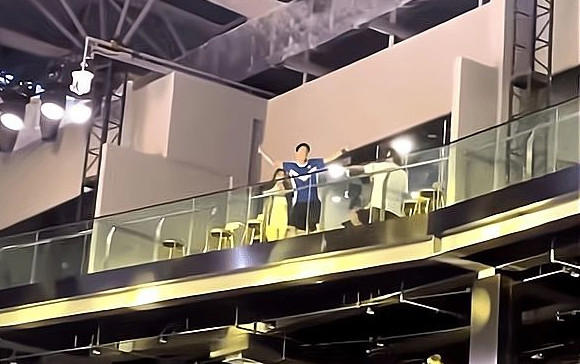 何猷君回应与QG工作人员冲突