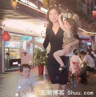 30岁未婚妈妈生下混血三胞胎，支持每一个人的选择。