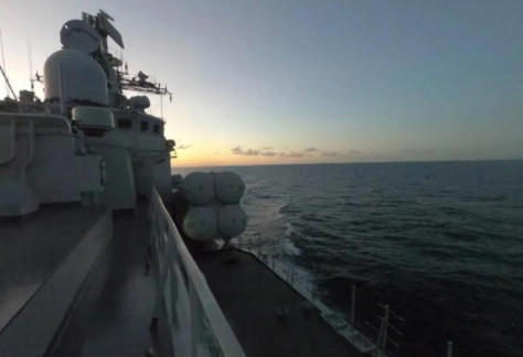 东部战区训练对海突击