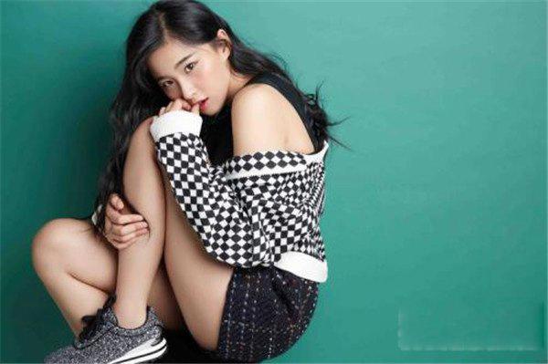 戚蓝尹的老公简介 她胸很大和若风很般配