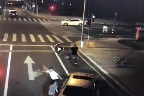 昆山宝马男刘海龙事件 他是天安社的吗