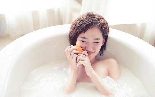 冬天频繁洗澡会引起什么后果