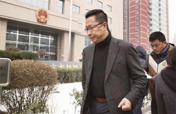 李阳否认家暴女儿指控前妻恶意剪辑