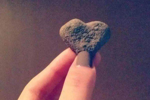 李晨的心形石头是怎么回事 让他妈妈都躺枪了