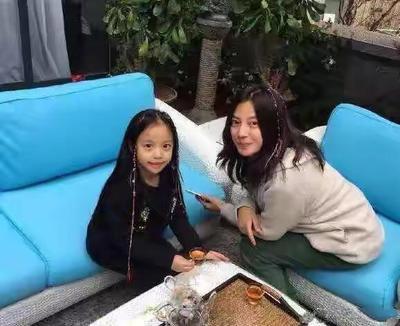 小四月是谁的