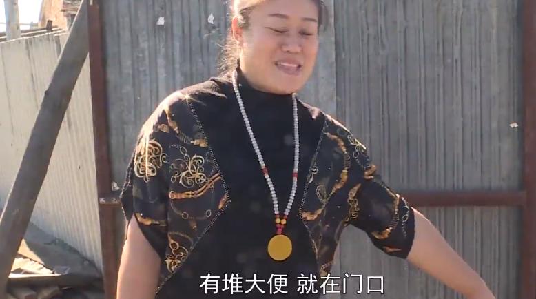 女子入室盗窃还留下粪便