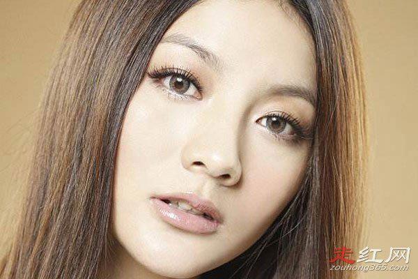 吴亚馨33张未处理照片怎么回事 被不知情拍摄的