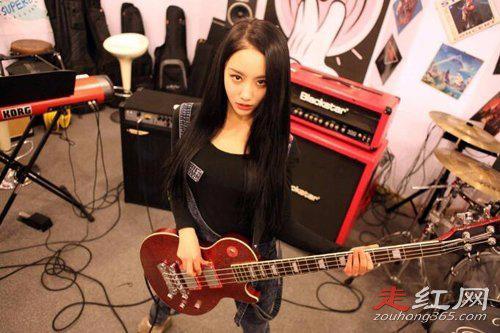 架子鼓雅妍是外围女吗 五万一次不过夜是怎么回事