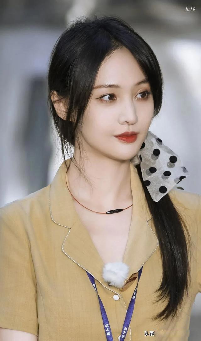 郑爽现状最新消息 不能翻身也要比普通老百姓强