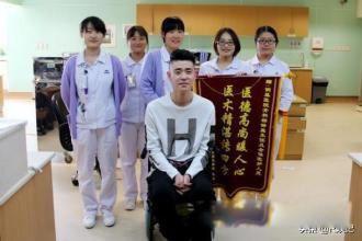 张云雷事件坠台是怎么回事 因为喝酒导致判断失误