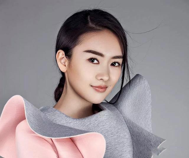 童瑶个人资料简介 童瑶和章子怡什么关系