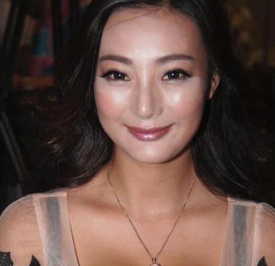 王李丹妮全淋浴照片 拥有F杯的女星扮演按摩师
