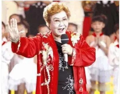 郭兰英简历及个人资料 听她歌唱是一种享受