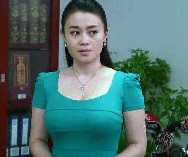 关婷娜樱桃喂孩子哪集 胸器就是她的必杀技