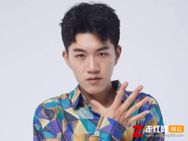 奇葩说李思恒个人资料简介，李思恒为什么叫火锅仙子