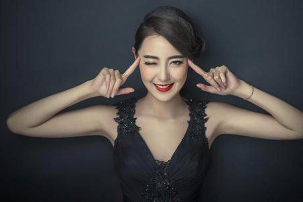 米露和杨玏什么关系 有说有笑一点不拘泥